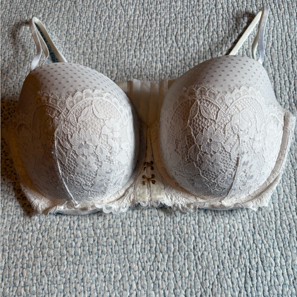 Cacique White Lace Bra